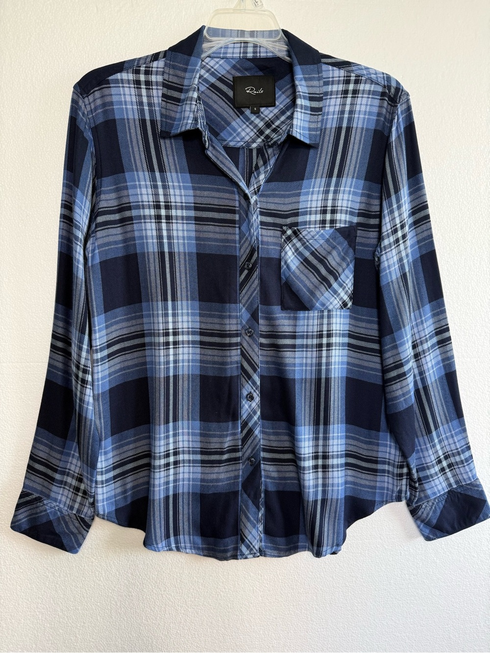Rails Hunter Long Sleeve Plaid Button Up Shirt Navy Cornflower Blue Rayon Small